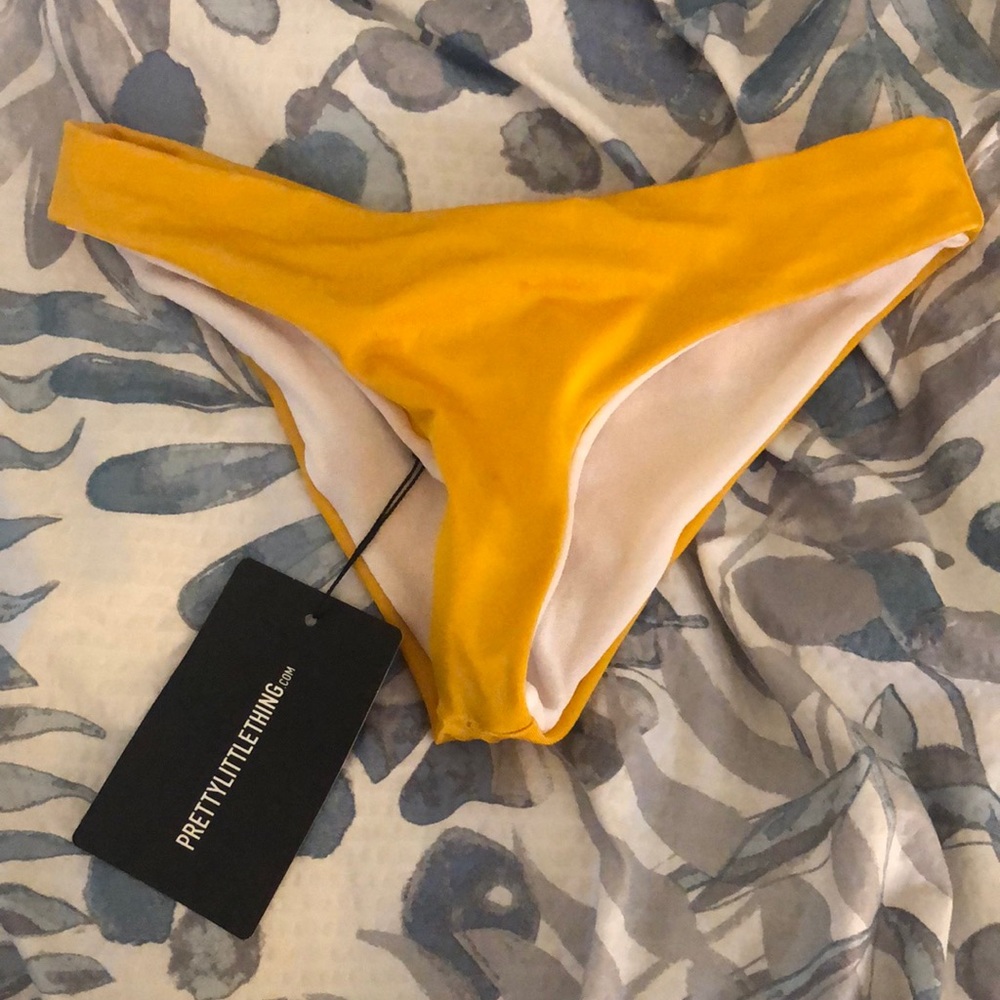 Pretty little thing Bikini bottom